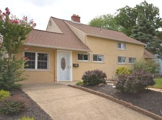 9327 Campus Ln, Philadelphia, PA 19114