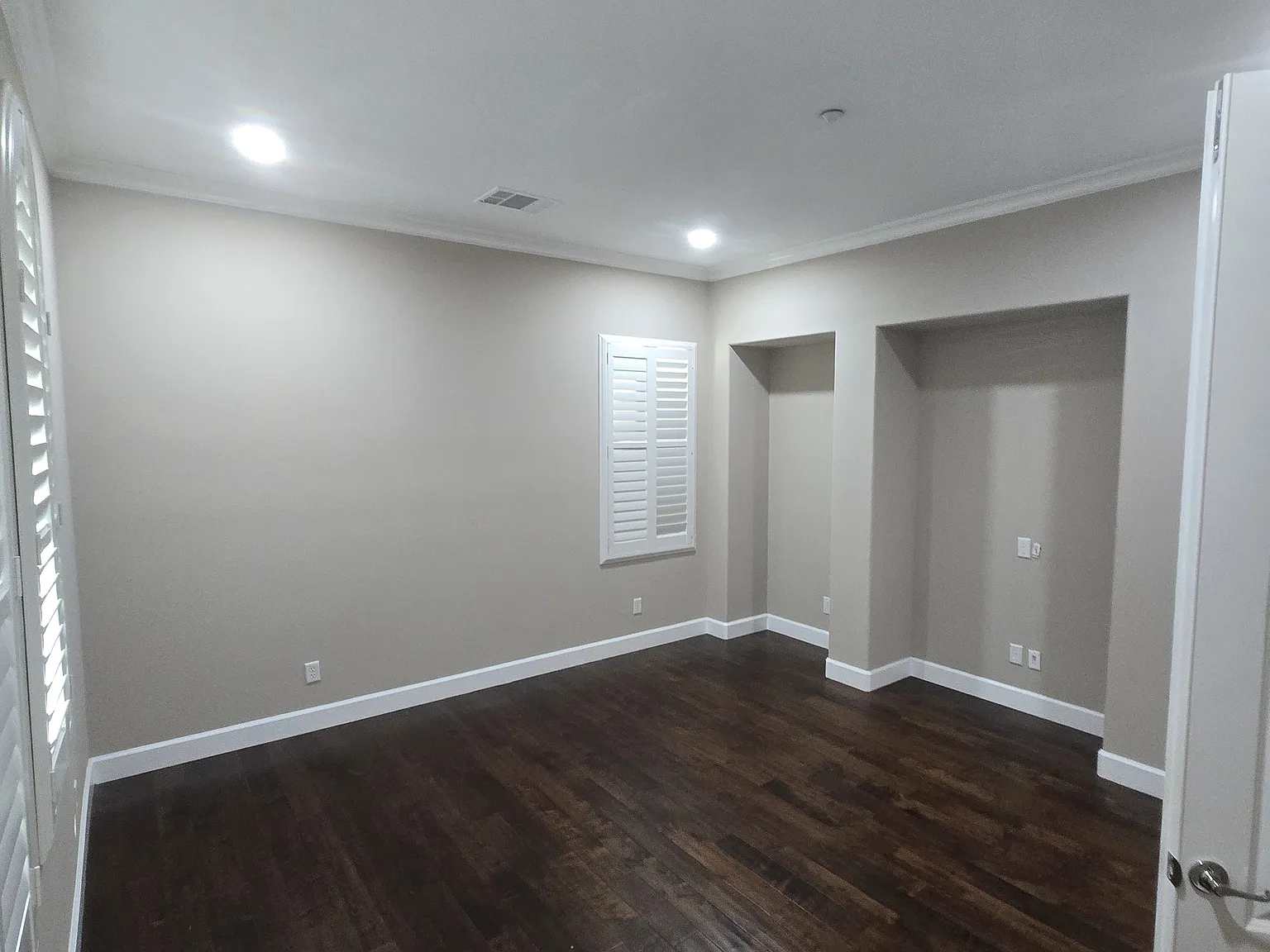 6 bed, 4500 sqft, $5,500 — Photo 2