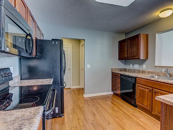 5th image of 2709 Parkerridge Dr