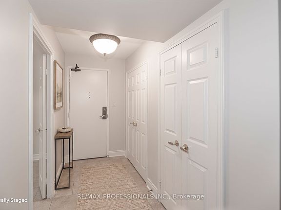 4th image of 95 La Rose Ave #105