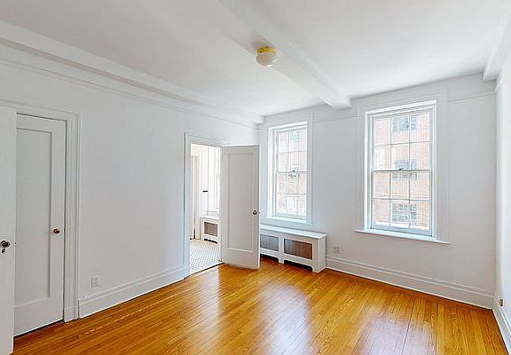 5th image of 20 E 67th St APT 4R