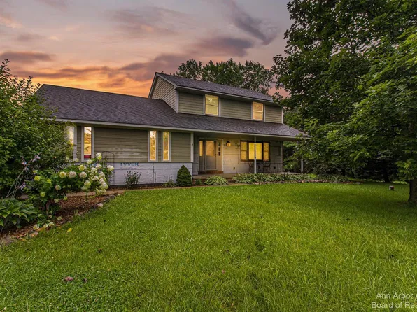 59521 Tonester Cir, New Hudson, MI 48165