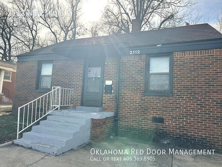 1st image of 2112 NE 23rd St