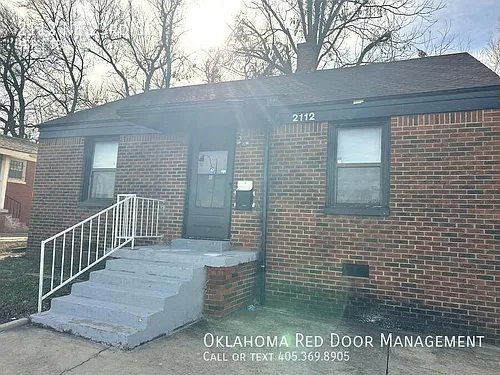 2112 NE 23rd St Photo 1