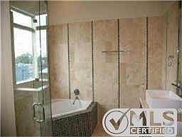 5th image of 5709 La Vista Dr