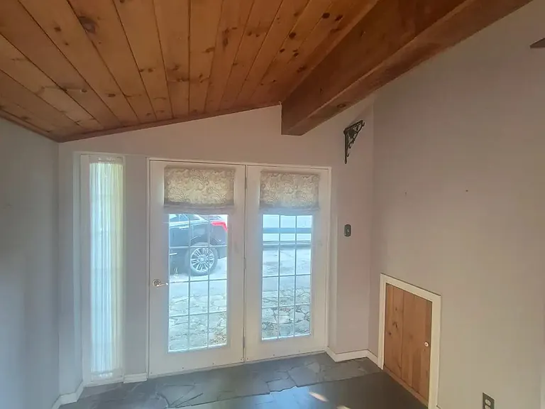 755 Maple Ave — Photo 10