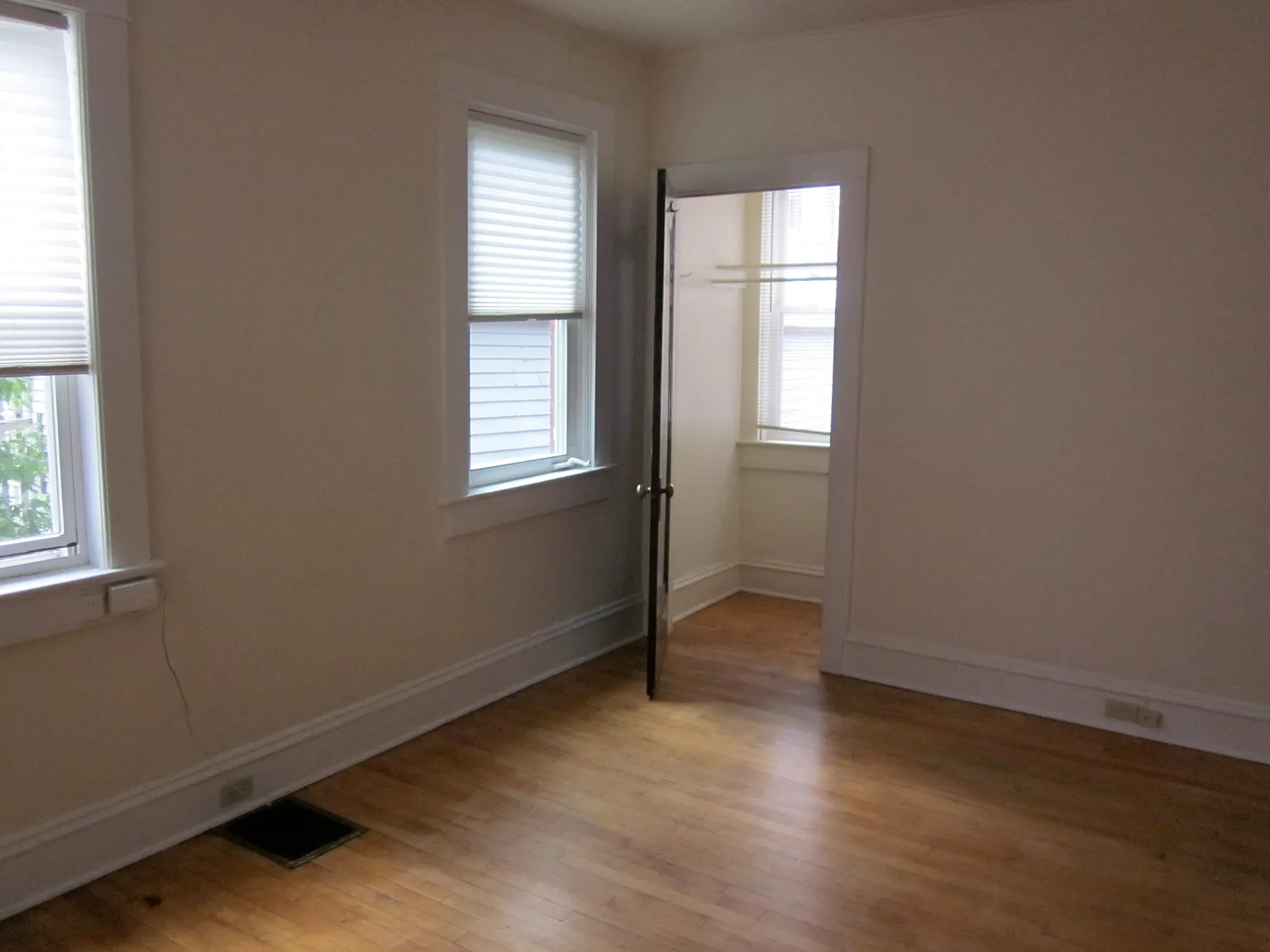 2 bed, $2,400 — Photo 4
