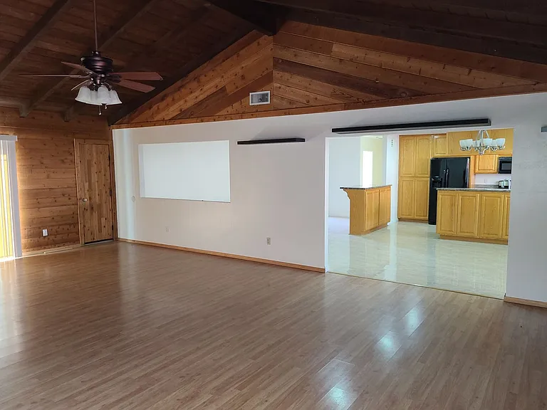 851 Taft Ave — Photo 7
