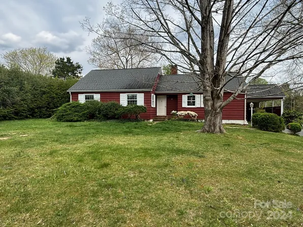 25 N College St, Weaverville, NC 28787