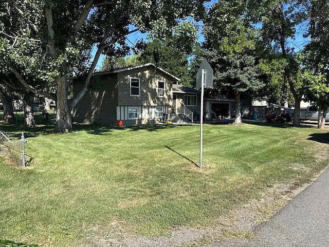 122 Peters St