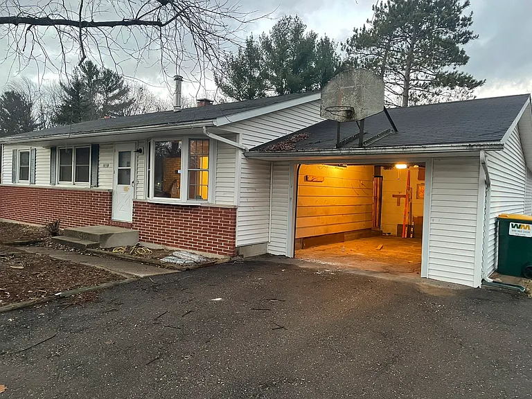 9219 Wagonwheel Dr — Photo 1