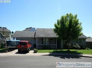 604 Lewis Ct, Newberg, OR 97132