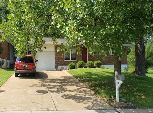 3411 Laura Ln, Saint Louis, MO 63125