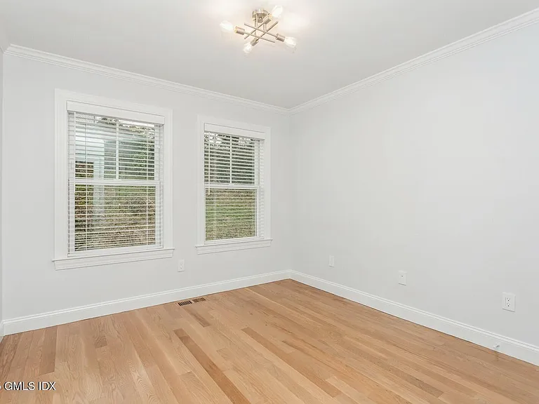 347 Delavan Ave #A — Photo 16