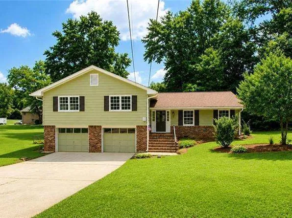 703 Foxcroft Trl SE, Marietta, GA 30067