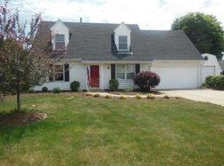 2450 Greenfield Ct, Aurora, IL 60506