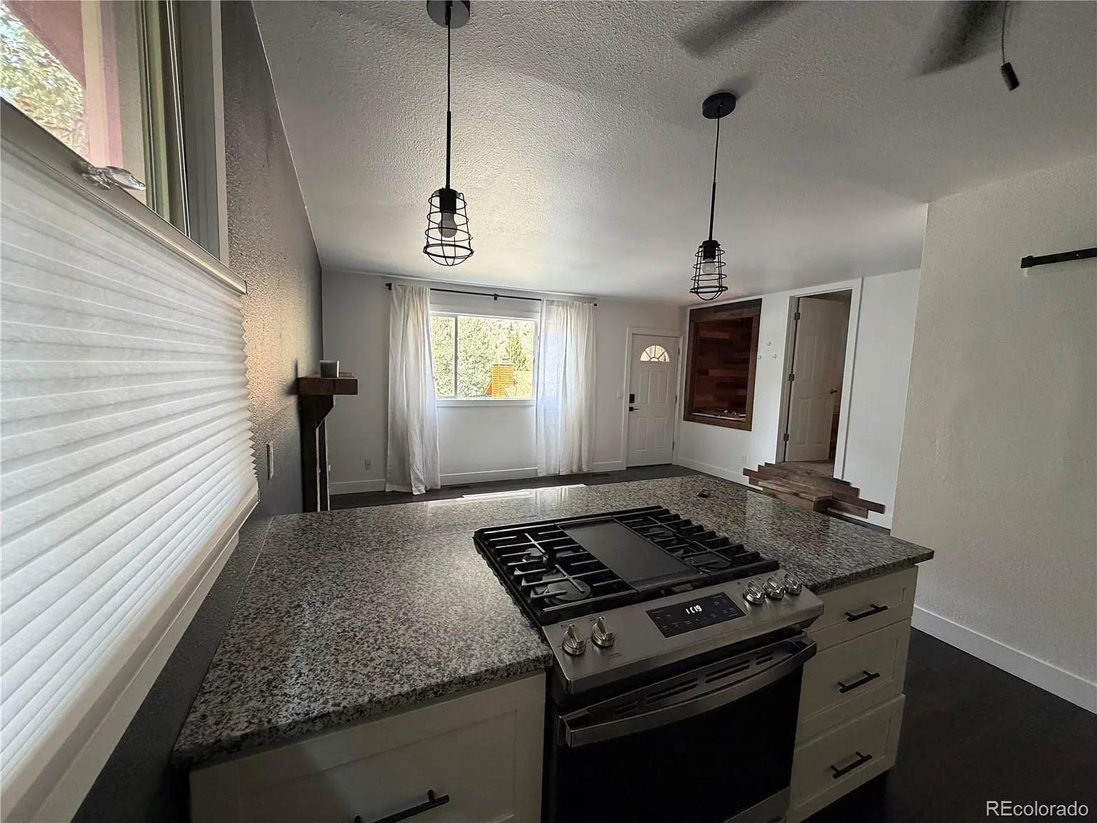 3 bed, 1.5 bath, 1120 sqft, $2,800 — Photo 4