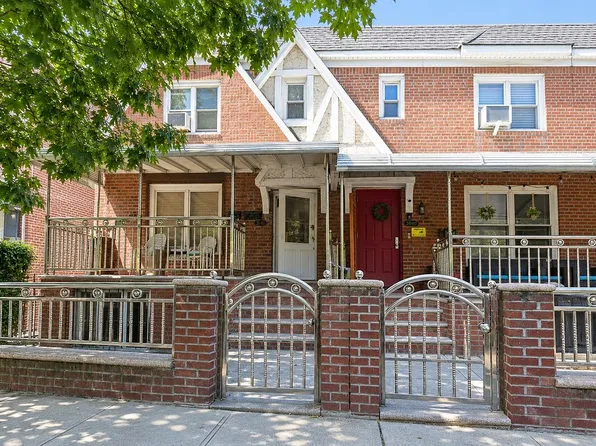 3062 49th St #2, Astoria, NY 11103