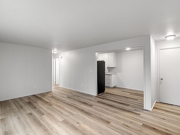 5th image of 1111 W Market St #6