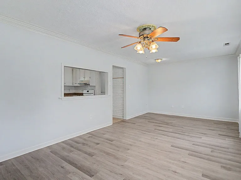 4024 Campbell Rd — Photo 3