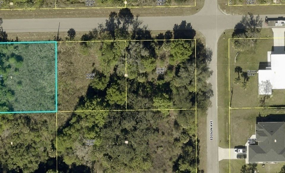 2nd image of 405 W 9th St