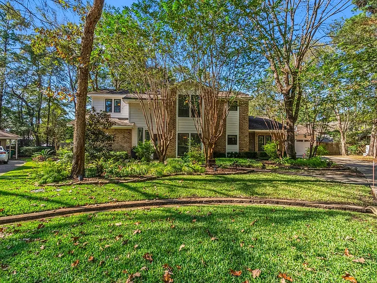 7 Elwood Hills Ct — Photo 2