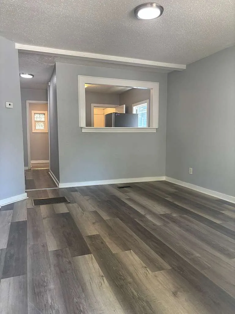 Building Photo - 4209 Flora Ave