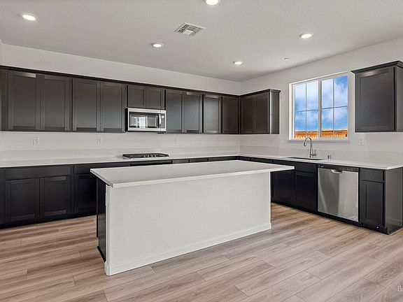 4th image of 406 Shefford Drive