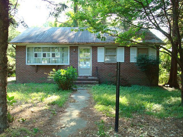 2nd image of 1949 Cedar Way