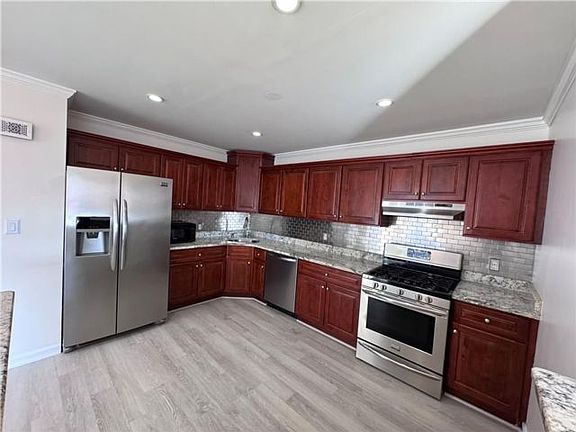 3rd image of 181 Beach 98th St #2