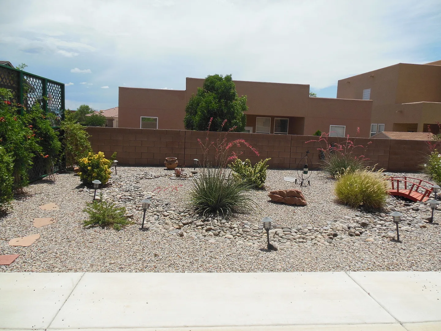 1640 Arbolera Loop SE — Photo 3
