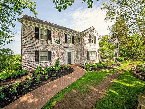 2nd image of 3669 Vineyard Pl