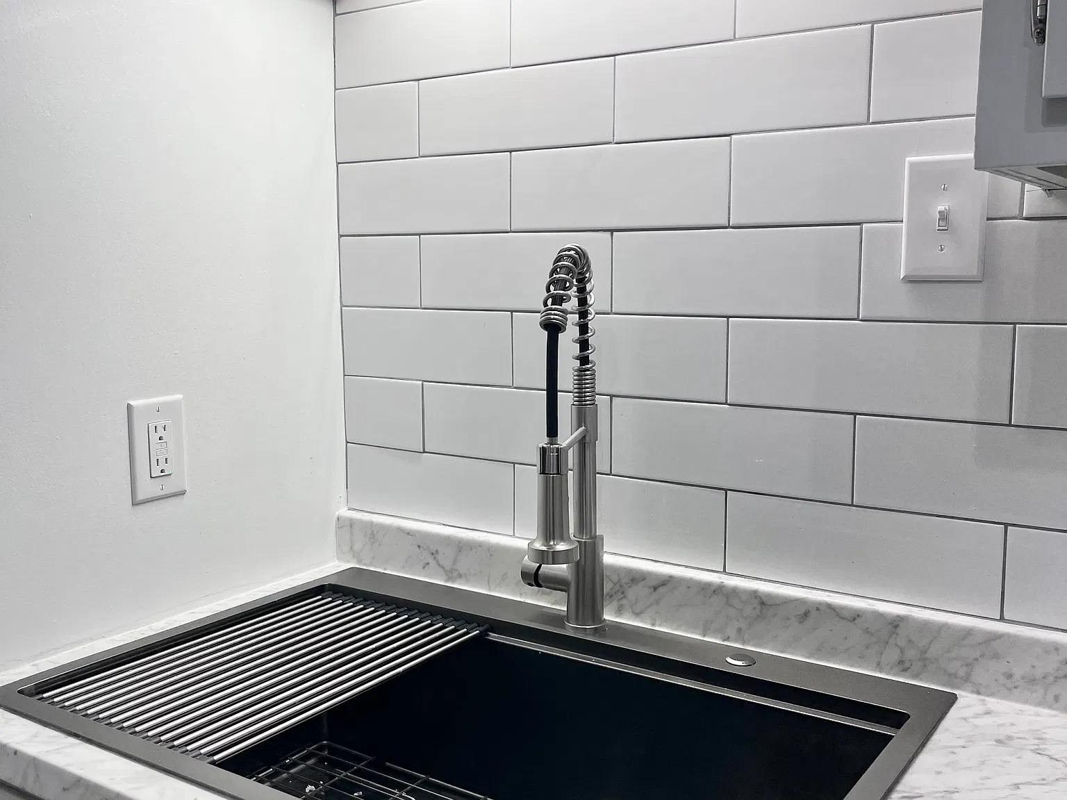 1 bed, 400 sqft, $900 — Photo 3