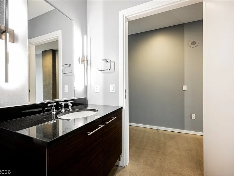 900 Las Vegas Blvd N #901 — Photo 35