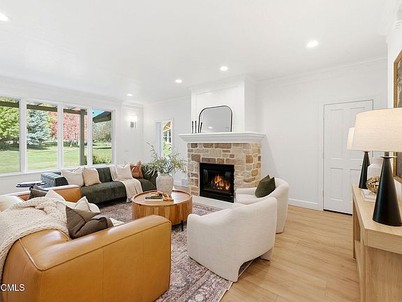 4th image of 12 W Village Cir