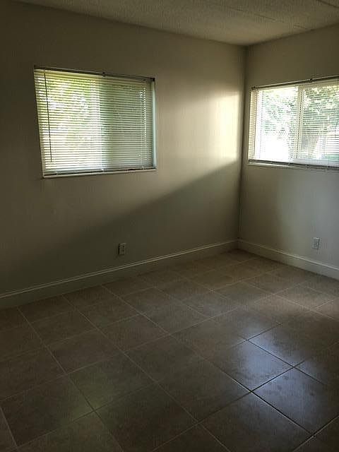 2nd image of 816 Lighthouse Dr APT B
