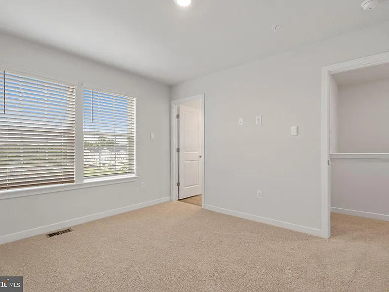 16639 Green Glade Dr — Photo 21