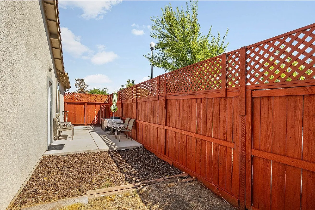 2 bed, 1000 sqft, $2,100 — Photo 4