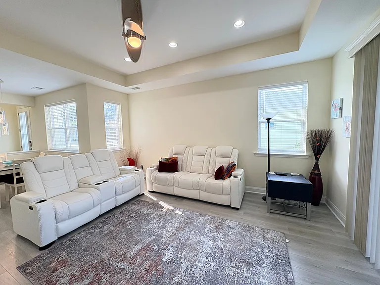 240 Margaritaville Ave S — Photo 32