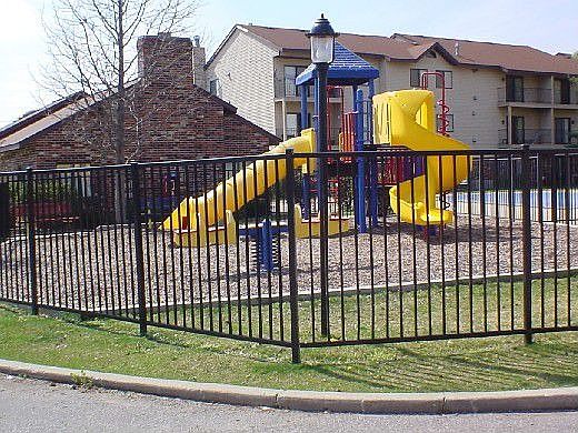 5th image of 3902 St Andrews Cir