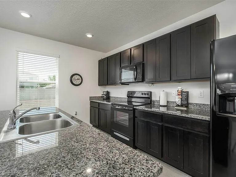 10008 Jadite Pl — Photo 8