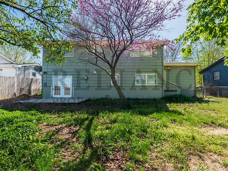 1440 N Community Dr — Photo 3