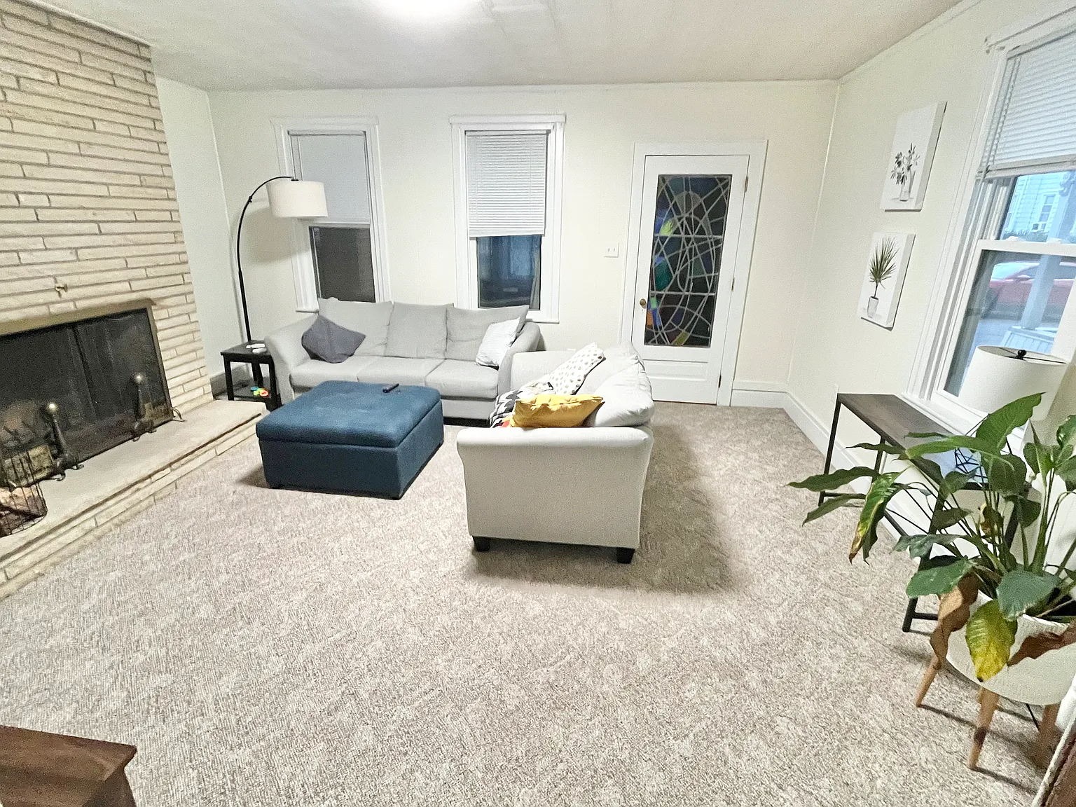 3 bed, 1.5 bath, 1290 sqft, $1,850 — Photo 2