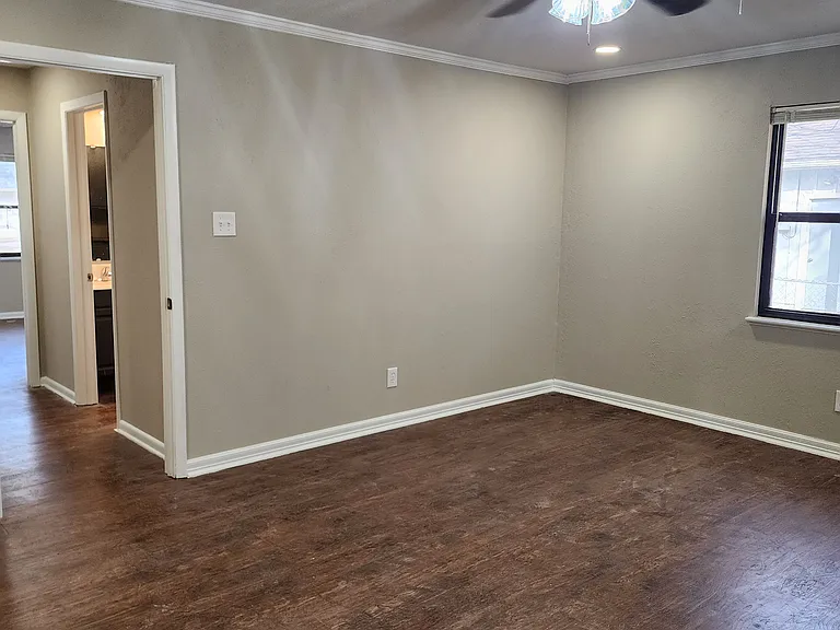 465 W Marshall Dr — Photo 4