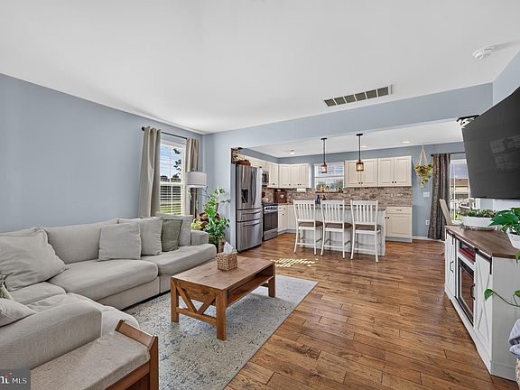 3rd image of 343 Cobbs Mill Rd