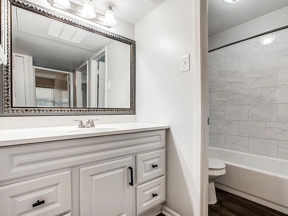 4th image of 500 W Lamar St #203