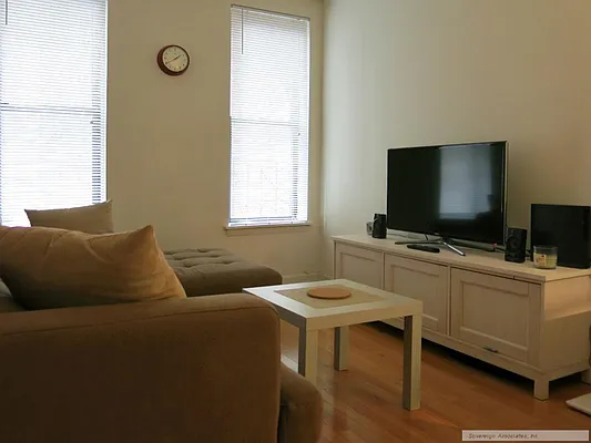 Rented by Sovereign Associates | media 20