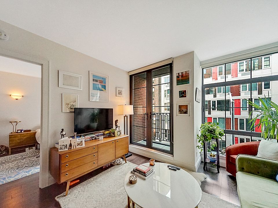 1st image of 150 N 12th St APT 3A