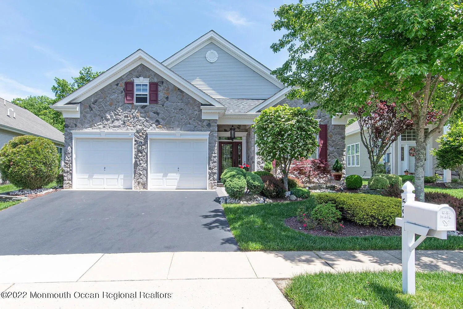 59 Colchester Dr photo 1