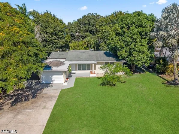 4051 Rainbow Dr, Fort Myers, FL 33916